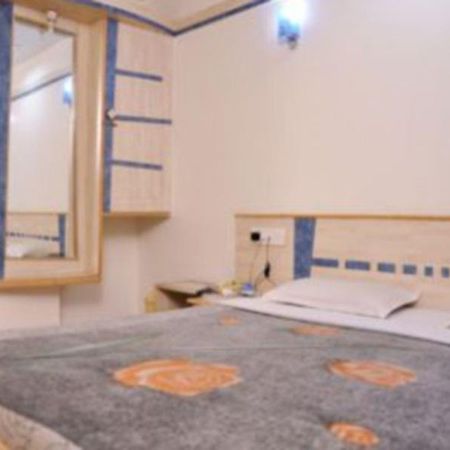 Hotel Everstar 라즈콧 외부 사진